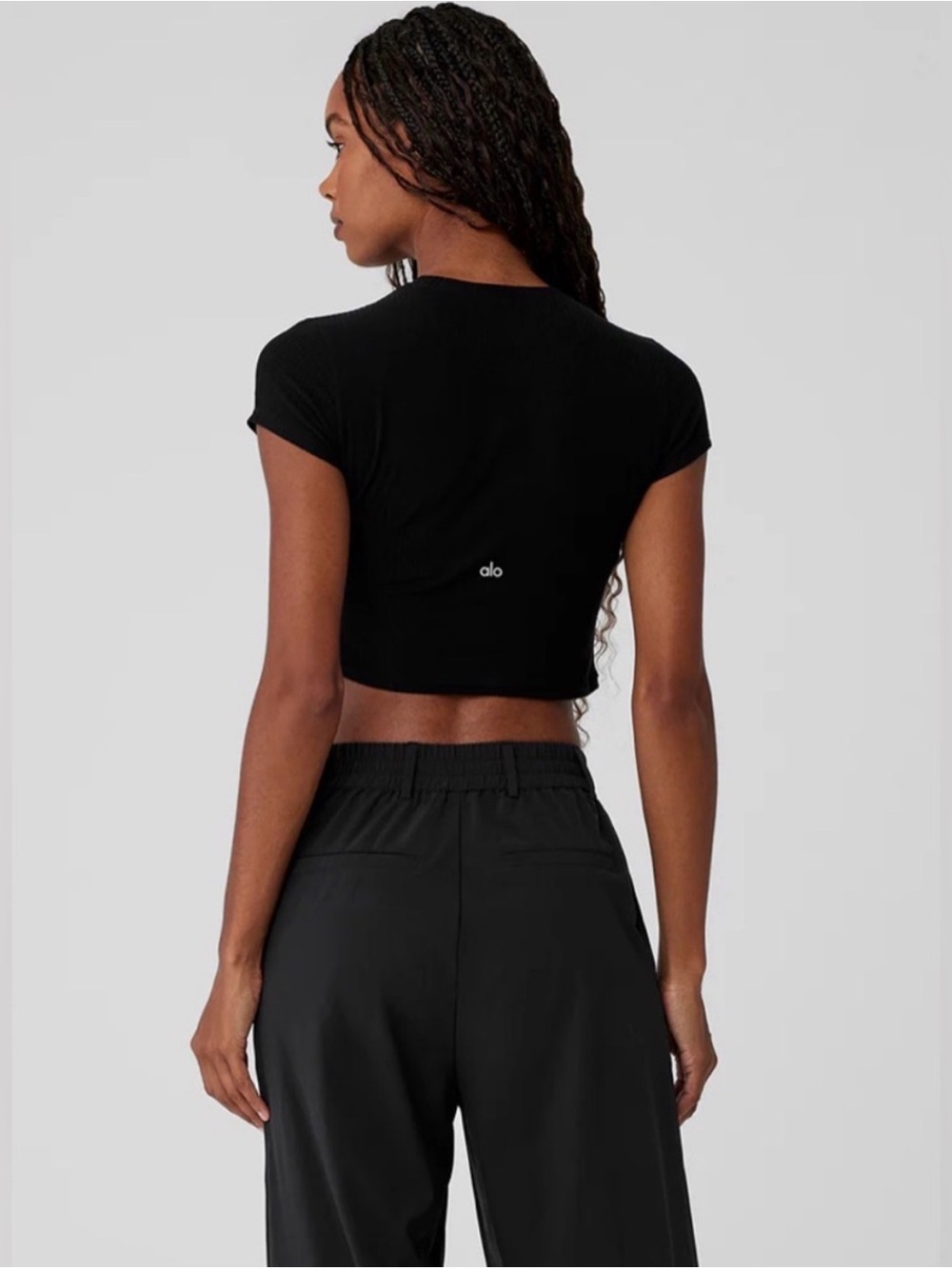 ALO Yoga Black Short Sleeve Cropped Tee